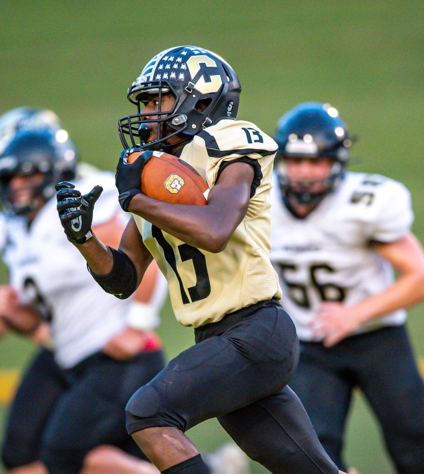 The Warriors dominated the Spiders 49-21.